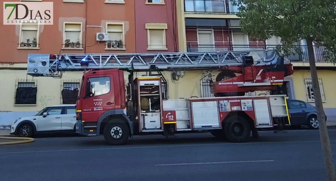 Madrid envía un camión a Badajoz para cubrir las graves carencias del parque de Bomberos
