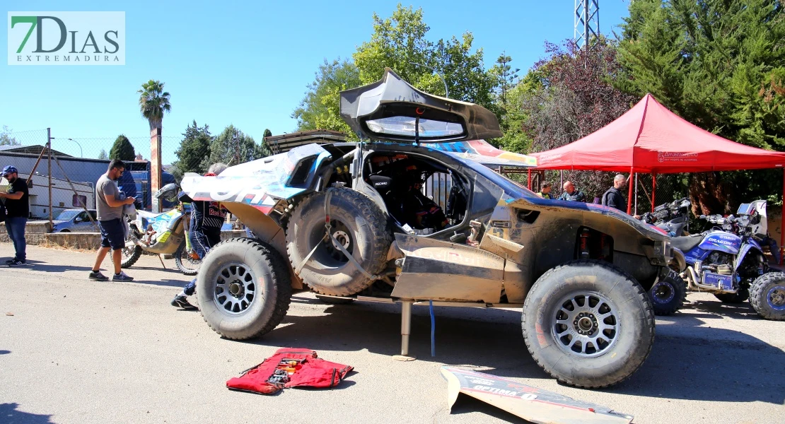 Carlos Sainz protagoniza la 2ª etapa del Rally Raid Portugal a su paso por San Vicente