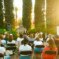 María Dueñas llenará el Parque de Castelar con el mayor club de lectura de Extremadura