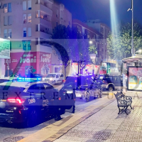 Cuatro patrullas irrumpen en un supermercado de Badajoz para identificar a un hombre
