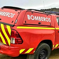 Bomberos del CPEI rescatan a una mujer tras un accidente en la EX-112