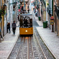 Tragedia en Lisboa: 15 muertos y 18 heridos en el descarrilamiento del funicular de la Gloria