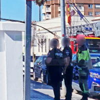 Cortan la calle Godofredo Ortega y Muñoz de Badajoz por la caída de un cable