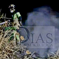 Bomberos de Badajoz actúan en un incendio entre Gévora y Valdebótoa