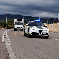 Paran un camión con más de 1,5 toneladas de droga y el conductor se da a la fuga