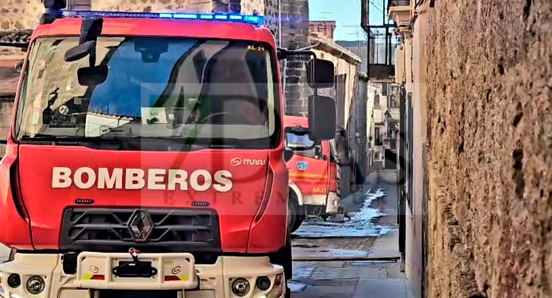 Susto en Plasencia por el incendio de una vivienda junto al Colegio San José