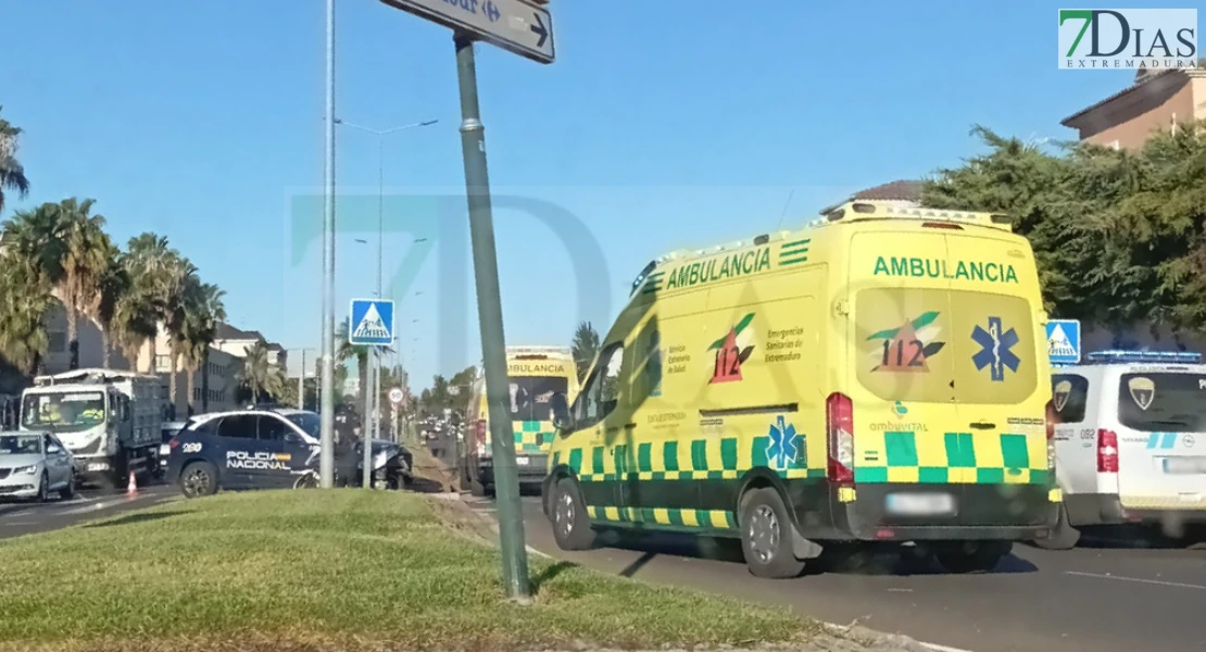 Un accidente provoca retenciones en la avenida de Elvas de Badajoz