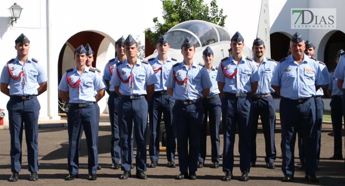 La base aérea de Talavera acoge a nueve futuros pilotos