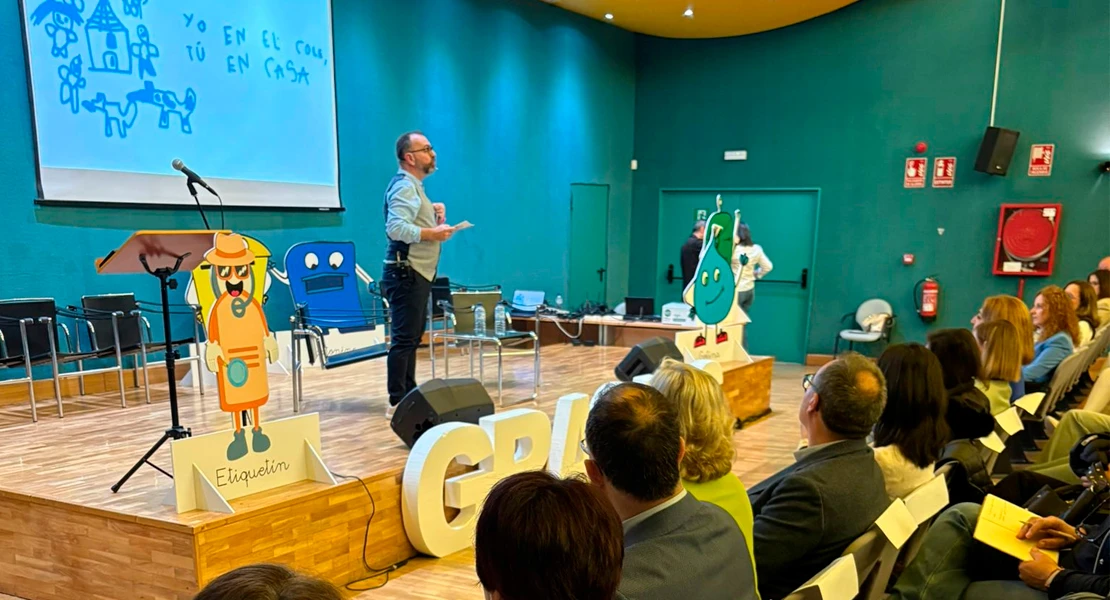 Ahorro de agua, redes sociales y consumo online: la nueva lección en las aulas extremeñas