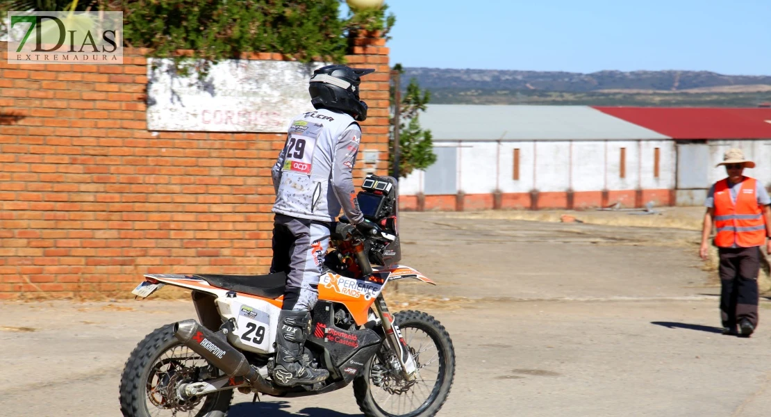 Carlos Sainz protagoniza la 2ª etapa del Rally Raid Portugal a su paso por San Vicente