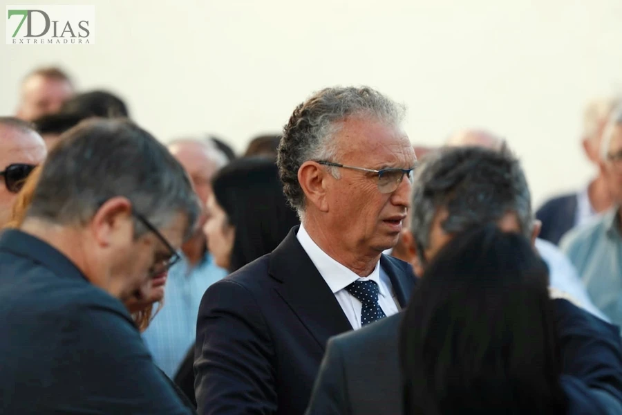 Así ha sido la despedida a Guillermo Fernández Vara en Olivenza
