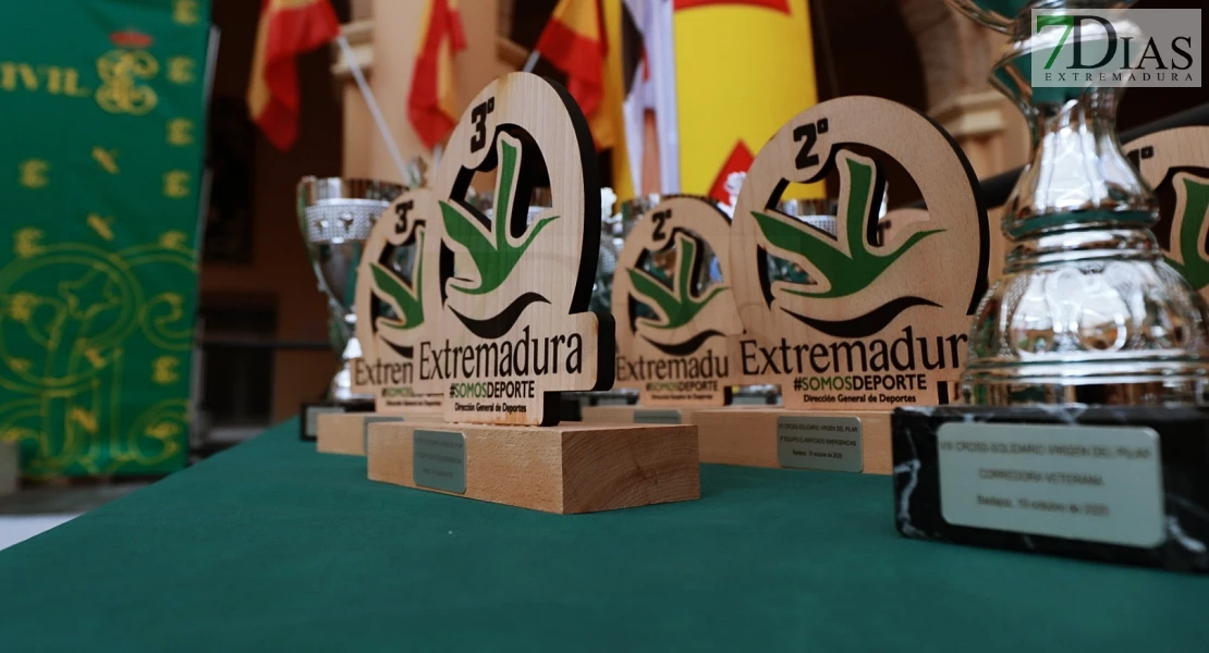 Imágenes del VIII Cross Solidario de la Guardia Civil en Badajoz
