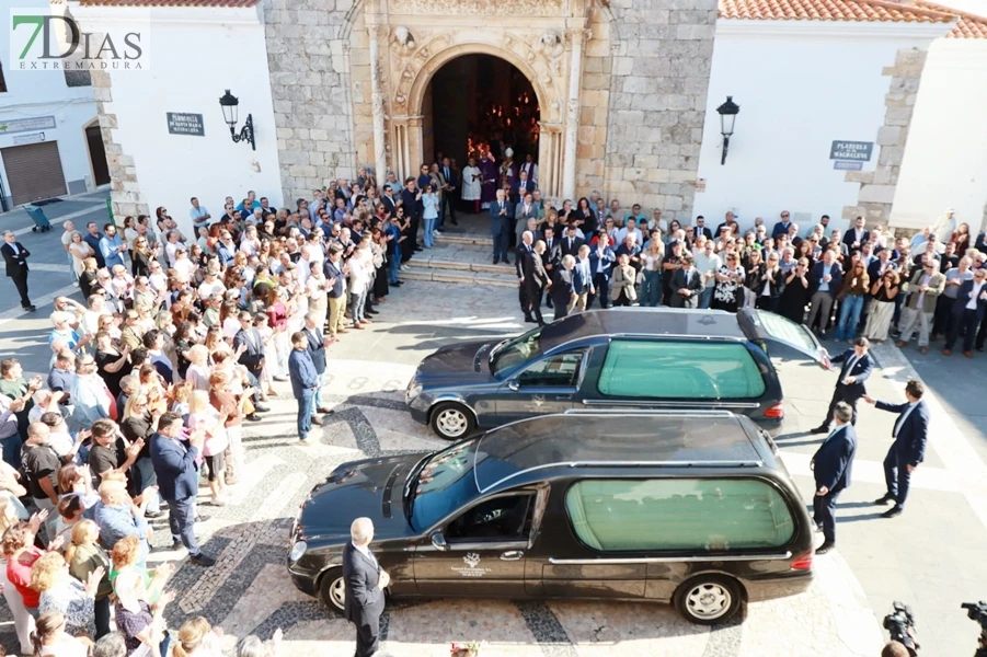 Así ha sido la despedida a Guillermo Fernández Vara en Olivenza