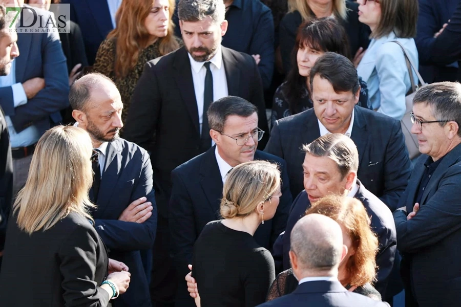 Así ha sido la despedida a Guillermo Fernández Vara en Olivenza