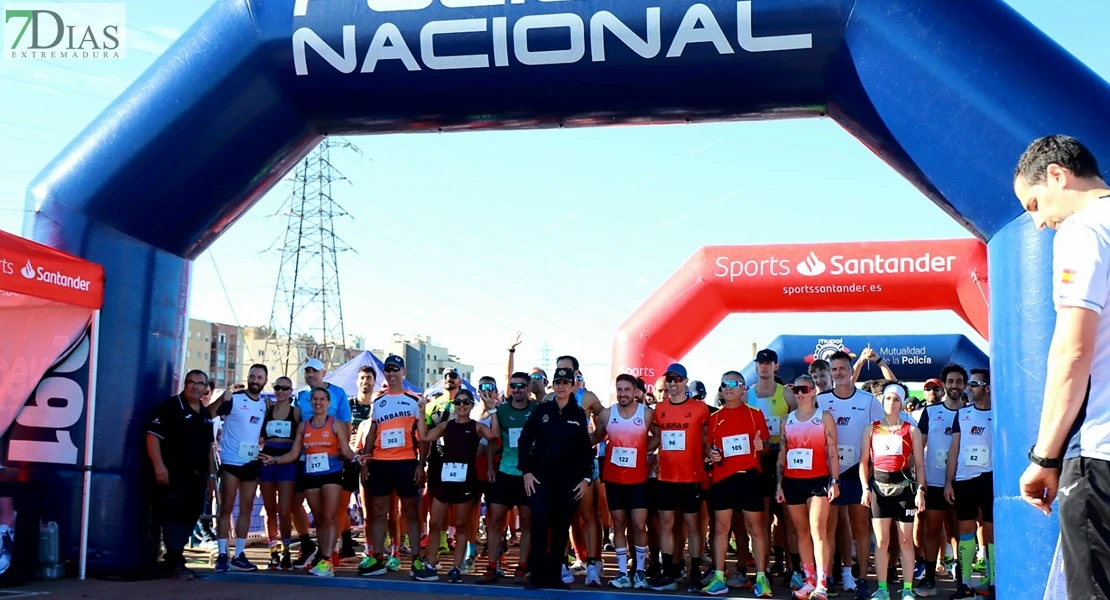 Imágenes del VIII Cross Solidario 091 en Badajoz