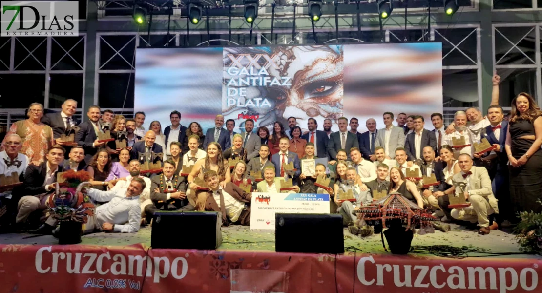 Los Colegas arrasan en la Gala Antifaz de Plata 2025