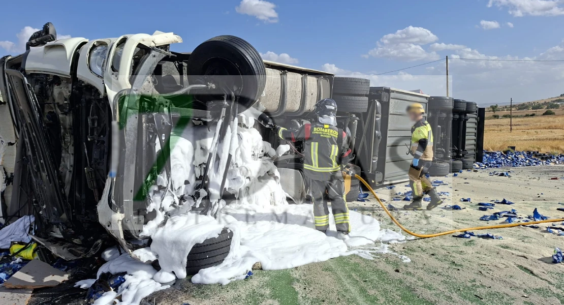 Un accidente de tráfico entre dos camiones provoca retenciones en la N-432
