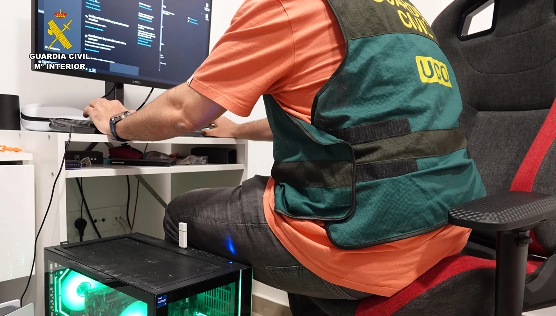 La Guardia Civil desmantela una red de phishing bancario