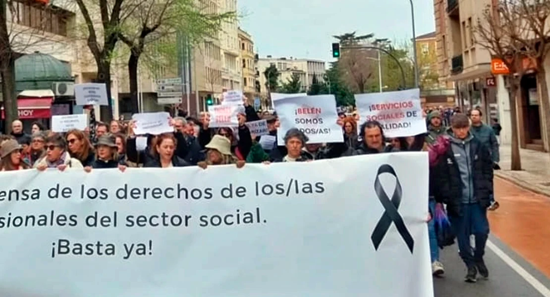 Movilización en Badajoz en memoria de la educadora social asesinada