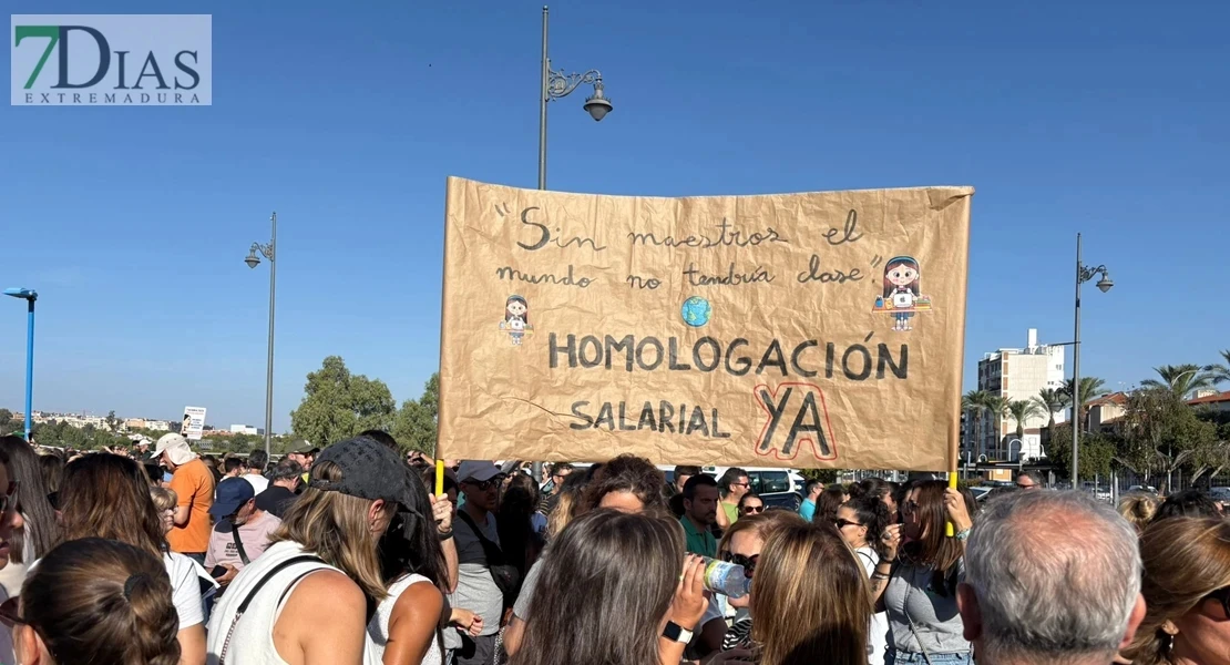 La Junta de Extremadura subirá el salario anual de los docentes en 1.120 €