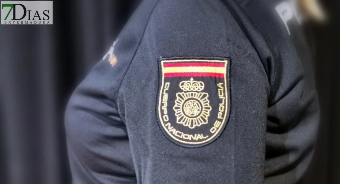 Detenida una joven en Badajoz por suplantar a una conociada en una red social de citas Detenida una joven en Badajoz por suplantar a una conociada en una red social de citas