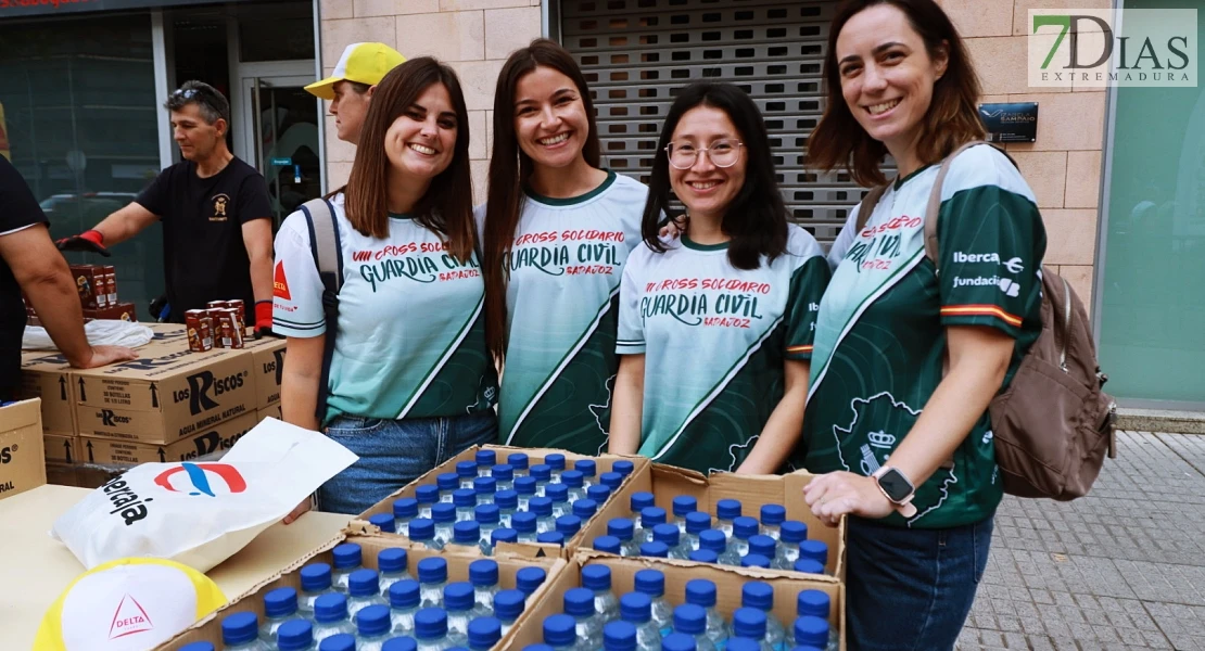 Imágenes del VIII Cross Solidario de la Guardia Civil en Badajoz