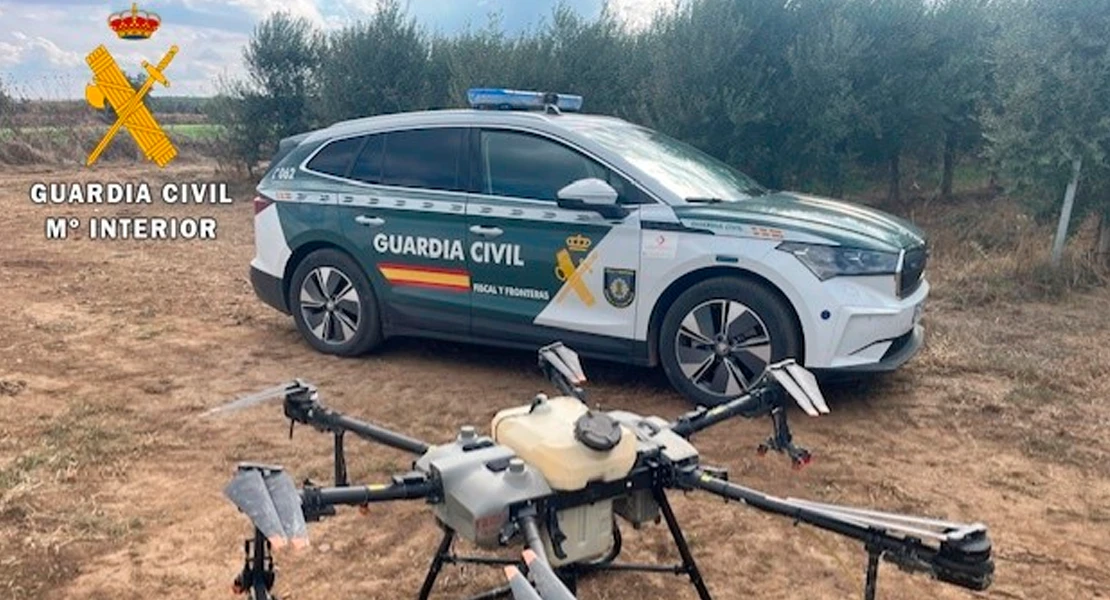 Sorprendido cuando sobrevolaba un dron en zona restringida del aeropuerto de Badajoz Sorprendido cuando sobrevolaba un dron en zona restringida del aeropuerto de Badajoz