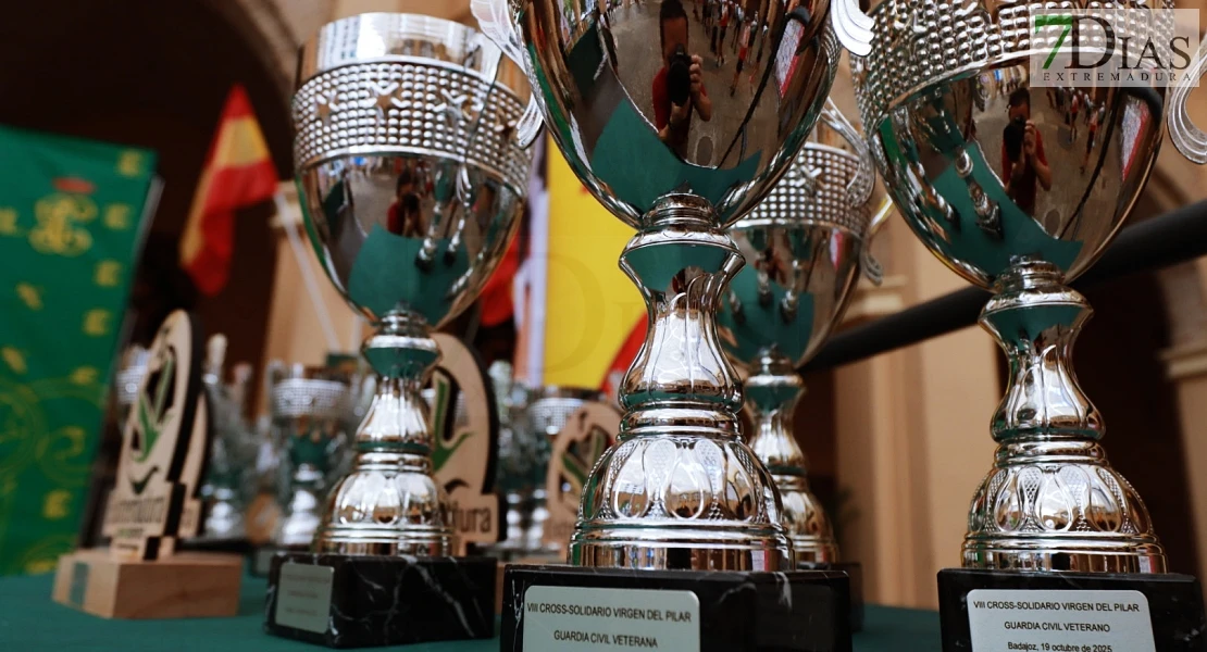 Imágenes del VIII Cross Solidario de la Guardia Civil en Badajoz