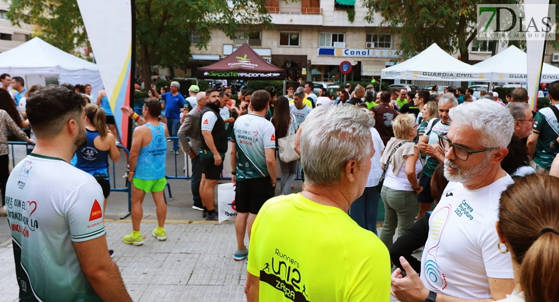 Imágenes del VIII Cross Solidario de la Guardia Civil en Badajoz