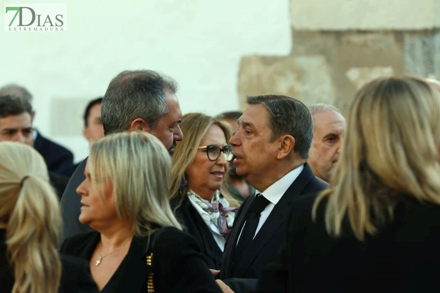 Así ha sido la despedida a Guillermo Fernández Vara en Olivenza