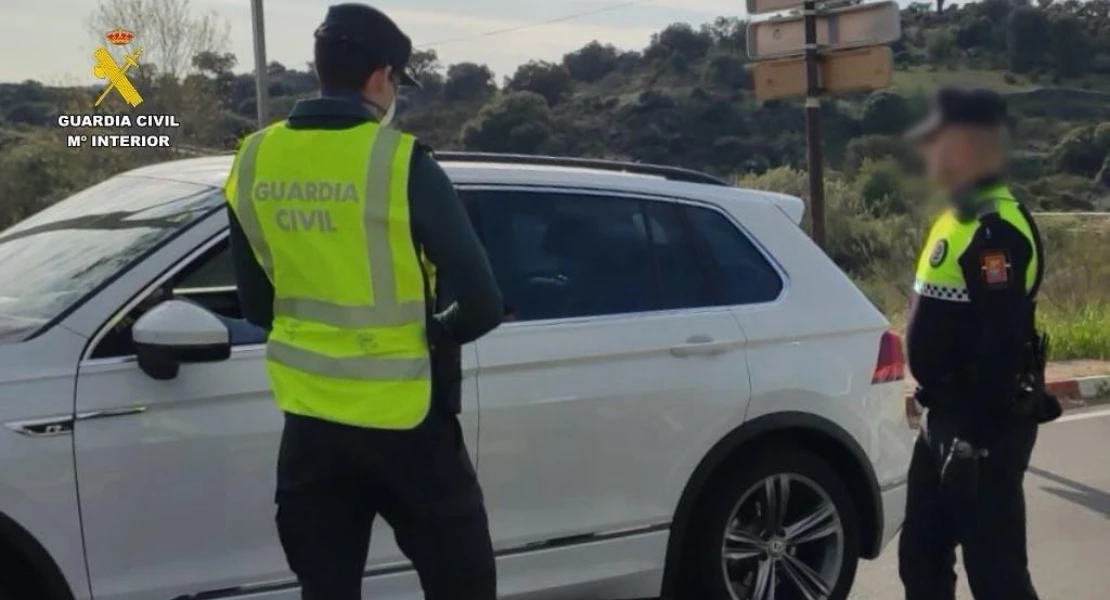 Detenida por allanamiento de morada mediante el “abrazo cariñoso” en un pueblo extremeño