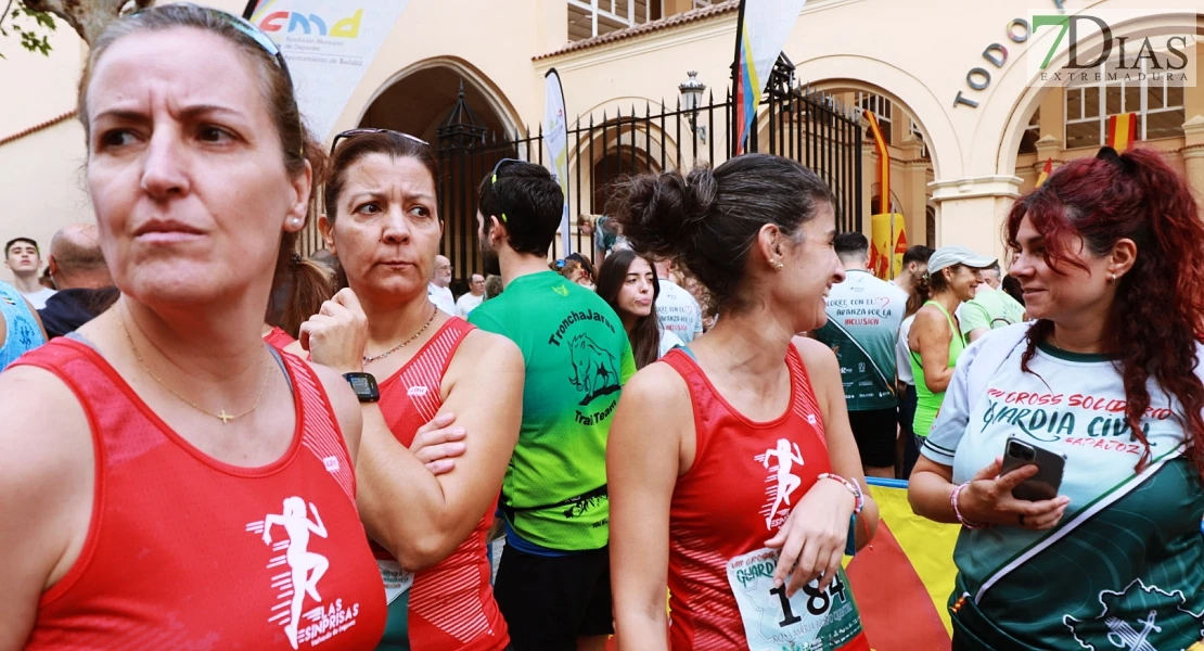 Imágenes del VIII Cross Solidario de la Guardia Civil en Badajoz