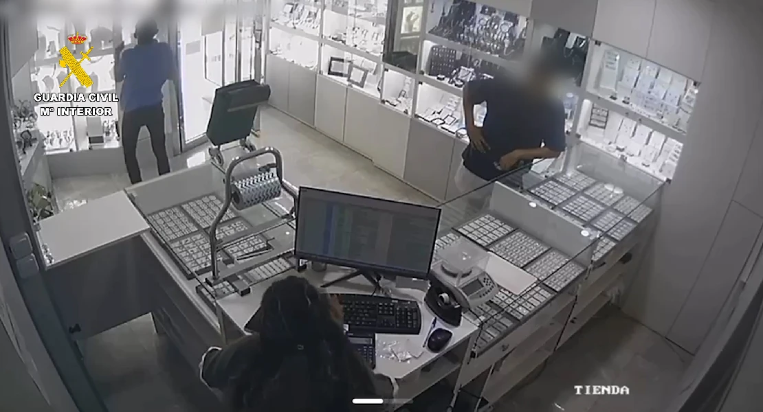 Cae la pareja que protagonizó un robo de película en una joyería
