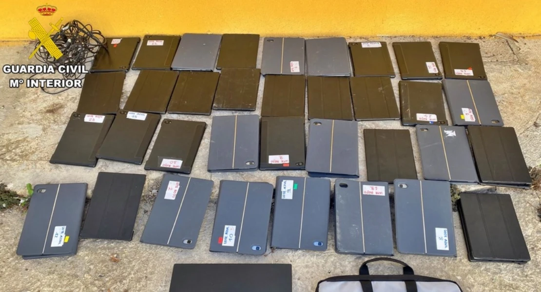Investigado por robar más de 40 tablets en el colegio de un pueblo pacense Investigado por robar más de 40 tablets en el colegio de un pueblo pacense