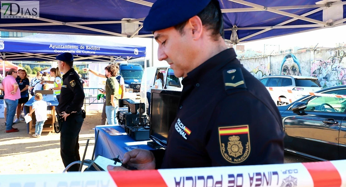 Imágenes del VIII Cross Solidario 091 en Badajoz
