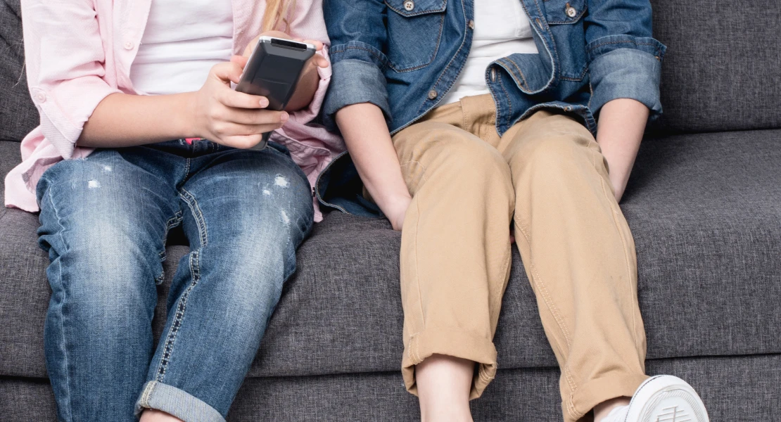 Un 20 % de los adolescentes consume pornografía antes de los 10 años