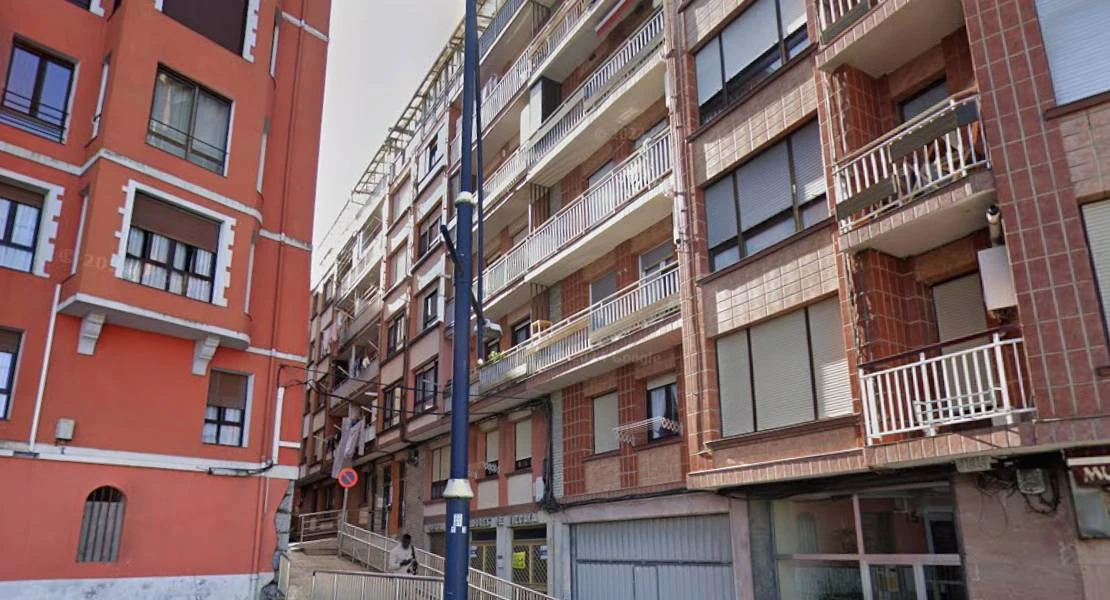 Muere un niño de 5 años al caer desde un balcón