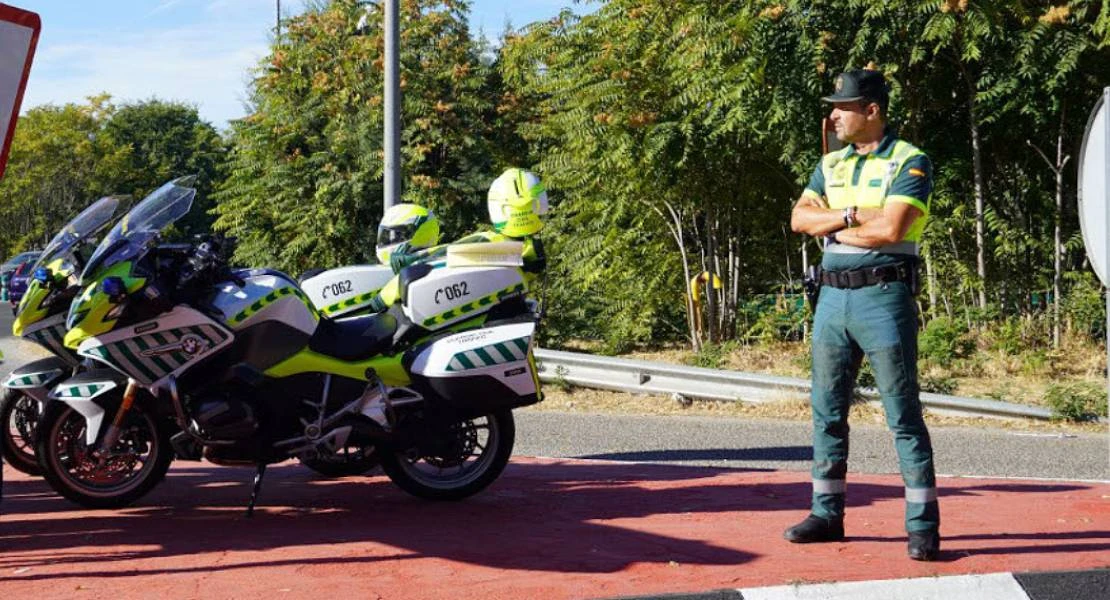 La Guardia Civil estará muy pendiente de las distracciones al volante esta semana