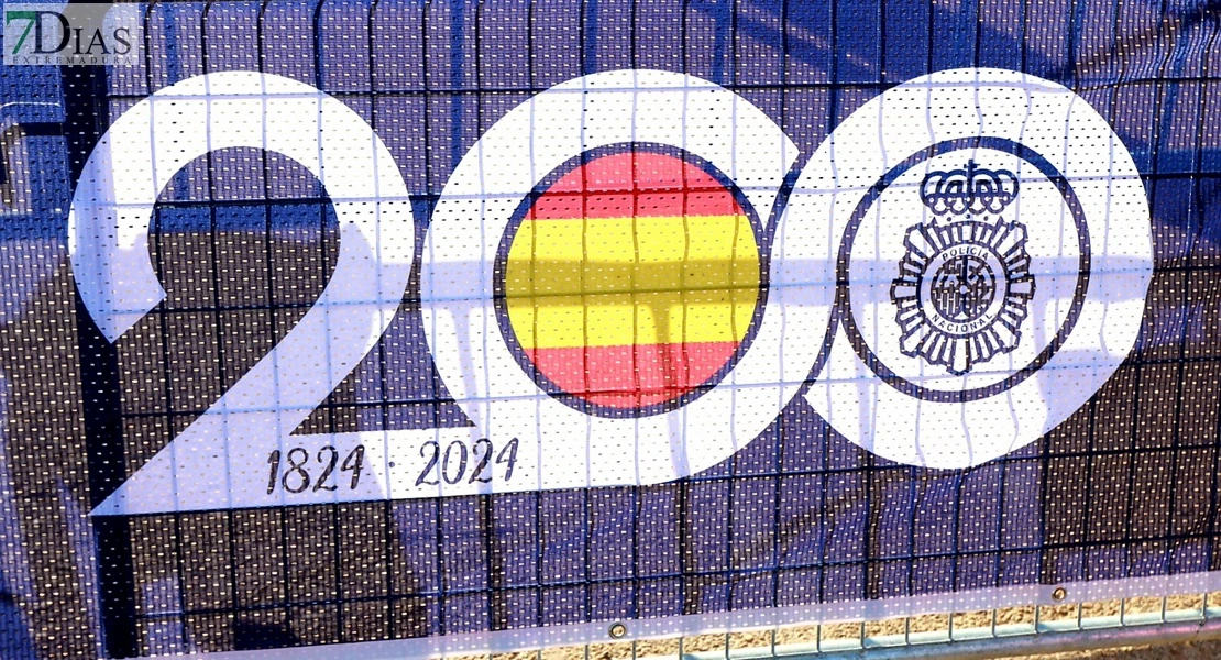 Imágenes del VIII Cross Solidario 091 en Badajoz