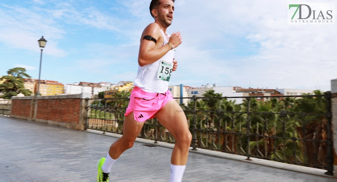 Imágenes del VIII Cross Solidario de la Guardia Civil en Badajoz