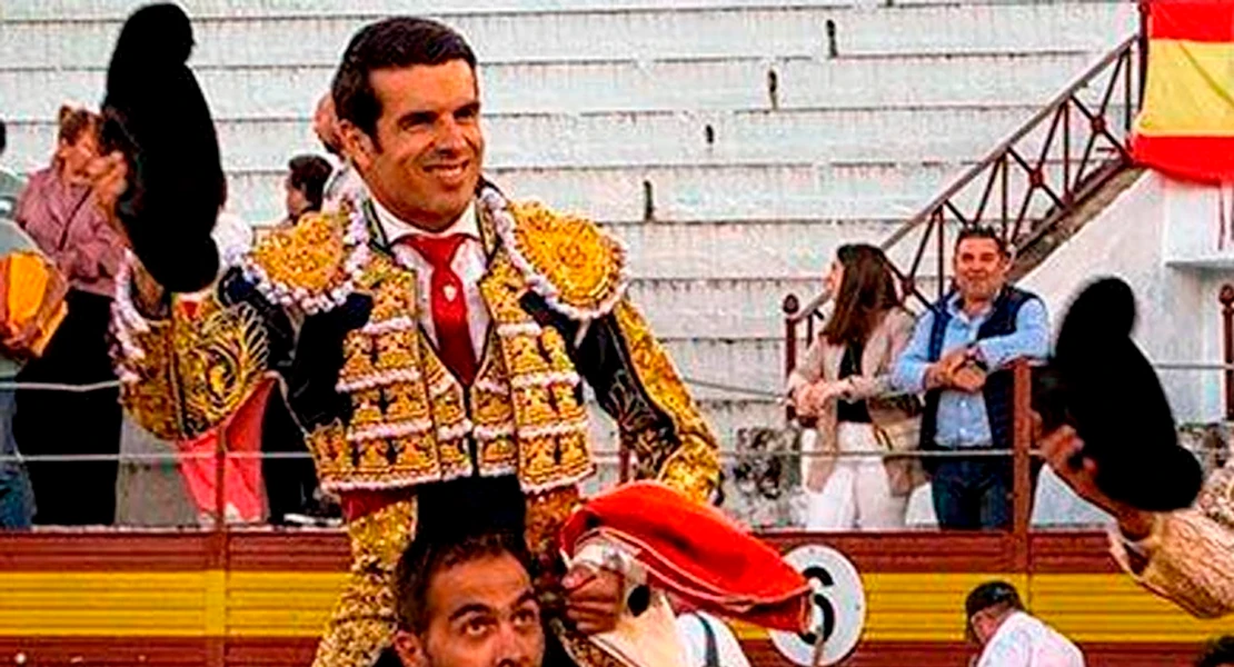 El torero cacereño Emilio de Justo sufre una cogida en Las Ventas