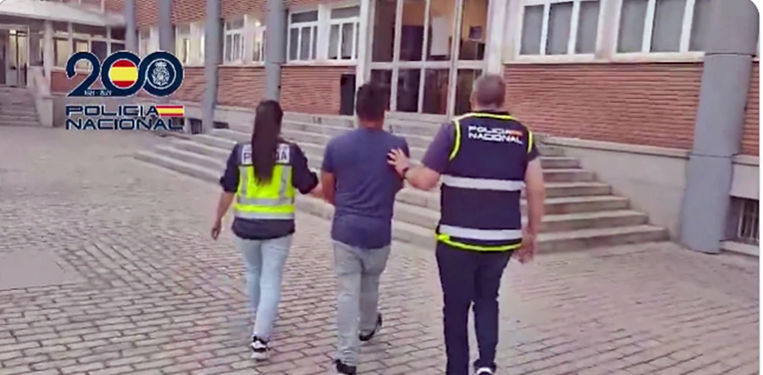 La Policía Nacional detiene a dos fugitivos buscados por agredir sexualmente a menores La Policía Nacional detiene a dos fugitivos buscados por agredir sexualmente a menores