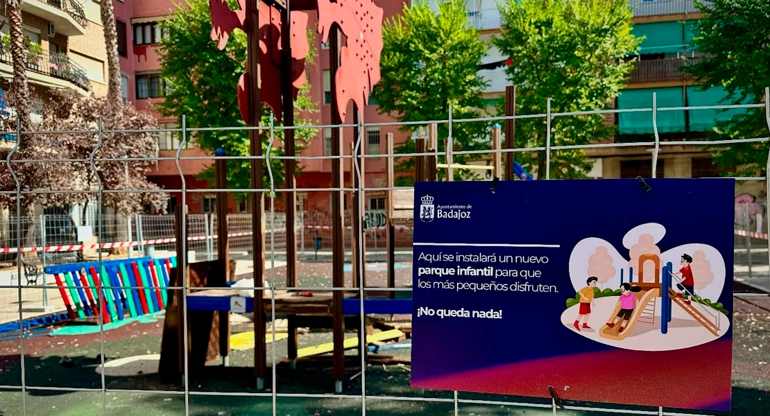 Badajoz renueva sus parques infantiles con nuevos juegos y mejoras en varias zonas