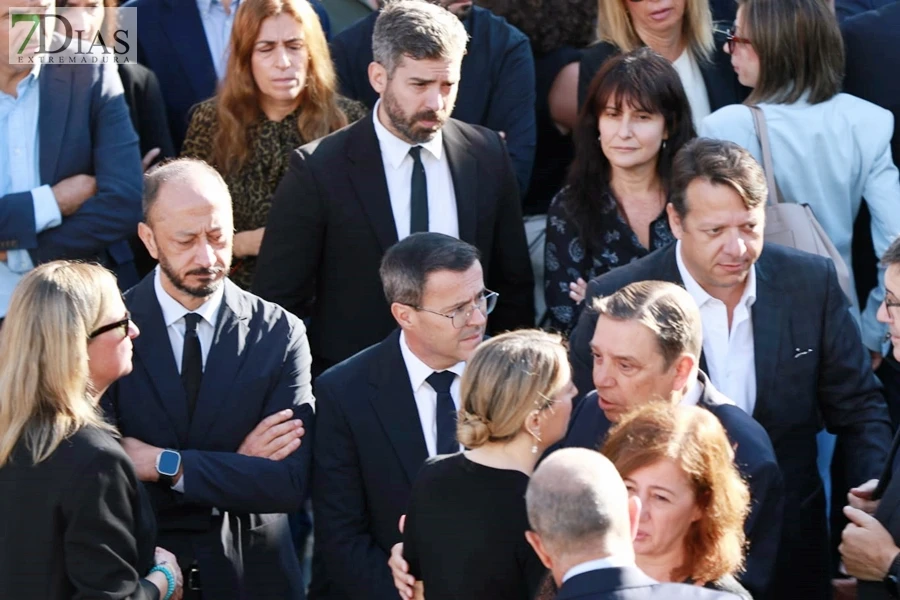 Así ha sido la despedida a Guillermo Fernández Vara en Olivenza