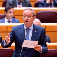 Monago acusa a Sánchez de usar la Defensa como un "reality show"