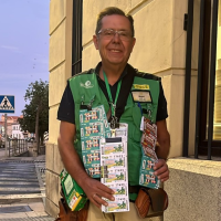 El vendedor de la ONCE que vuelve a repartir suerte en Trujillo: "Me quedan premios por dar"