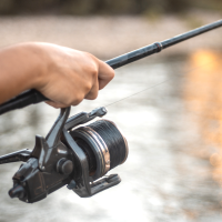 El embalse de Alcántara se convierte en el epicentro europeo de la pesca deportiva