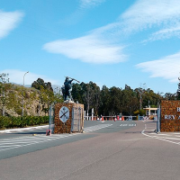 Un muerto y un herido grave tras una explosión en una base militar Un muerto y un herido grave tras una explosión en una base militar