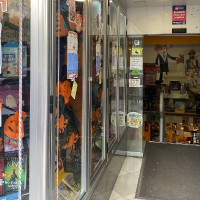 8 artistas llenan de arte las librerías de Extremadura con motivo de la VI Bienal Mario Vargas Llosa