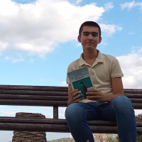 El joven extremeño Hugo Escribano presenta su primera novela contra el acoso escolar
